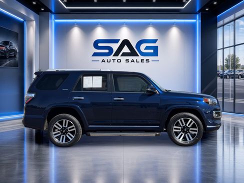 Used 2023 Toyota 4Runner Limited AWD/4WD image 3