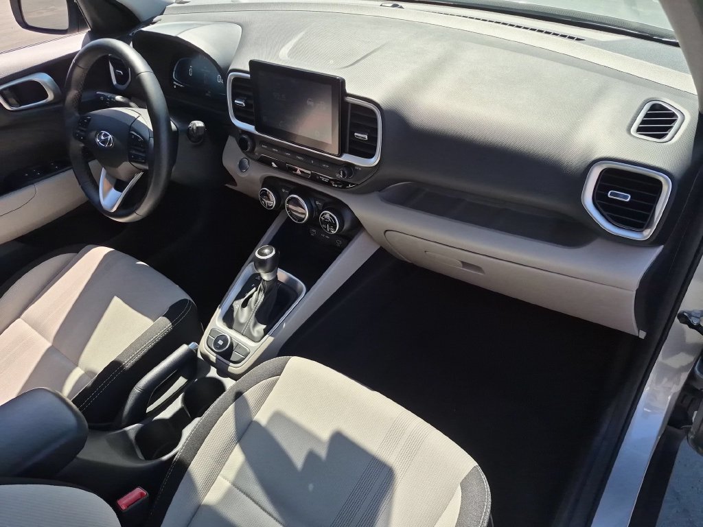 Used 2025 Hyundai Venue SEL FWD image 31