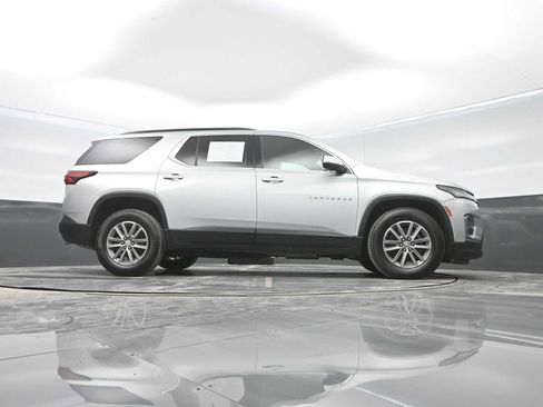 Used 2022 Chevrolet Traverse LT image 37