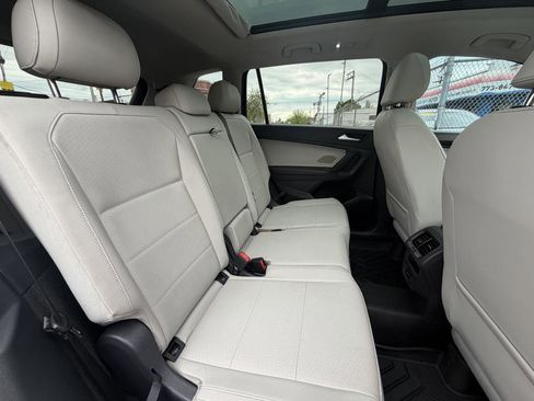 Used 2019 Volkswagen Tiguan SE w/ Panoramic Sunroof Package FWD image 29