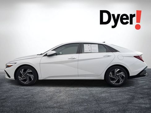 Used 2025 Hyundai Elantra SEL FWD image 7