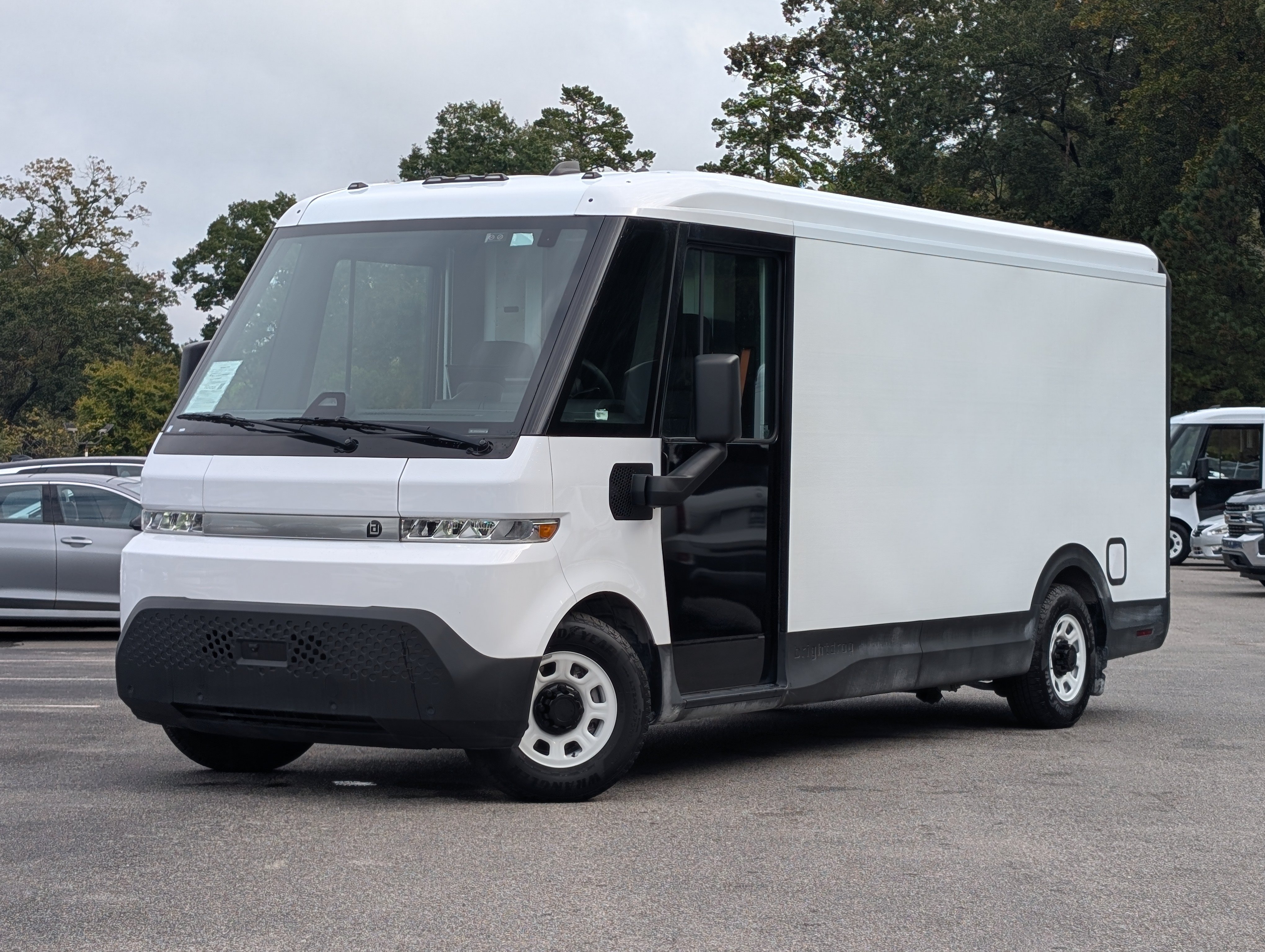 Used 2024 Chevrolet Brightdrop 600 w/ Commercial Equipment Package AWD/4WD image 2