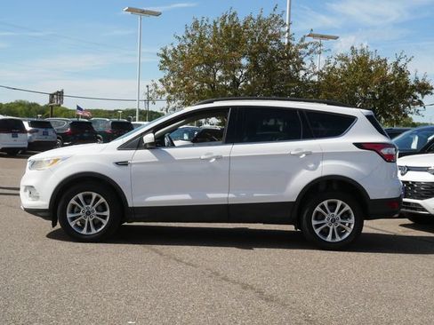 Used 2018 Ford Escape SE FWD image 4