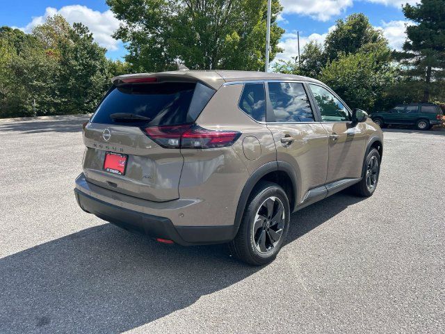 Certified 2025 Nissan Rogue SV AWD/4WD image 3