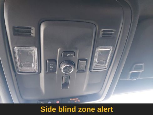 Used 2025 GMC Yukon Denali image 19