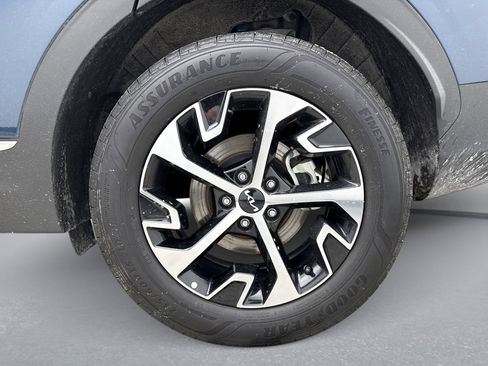 Used 2024 Kia Sportage EX image 25