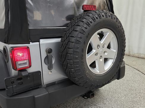 Used 2015 Jeep Wrangler Unlimited Sport w/ Quick Order Package 23S AWD/4WD image 26