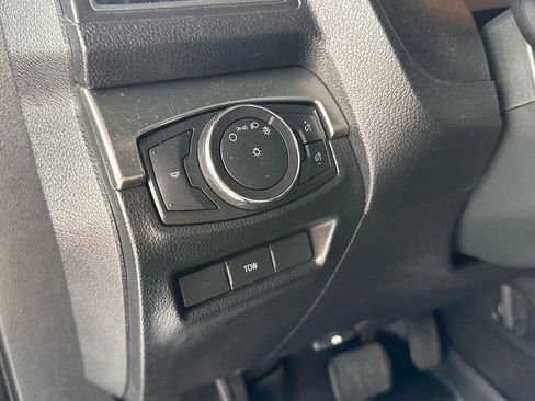Used 2018 Ford Explorer XLT image 14