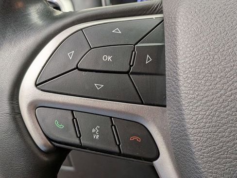 Used 2022 Jeep Grand Cherokee Laredo X AWD/4WD image 11