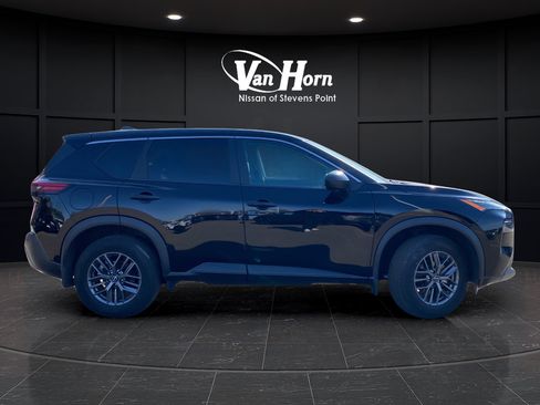 Used 2023 Nissan Rogue S FWD image 2