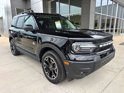 Certified 2025 Ford Bronco Sport Outer Banks w/ Outer Banks Tech Package+ AWD/4WD image 10