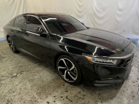 Used 2019 Honda Accord Sport image 2