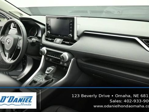Used 2020 Toyota RAV4 XLE Premium AWD/4WD image 39