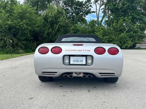 Used 2001 Chevrolet Corvette Convertible w/ Preferred Equipment Group2 RWD image 4