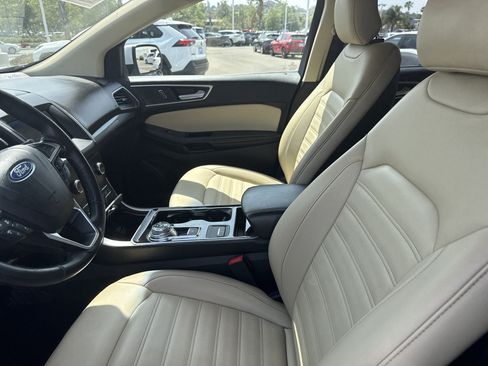 Used 2019 Ford Edge SEL FWD image 12