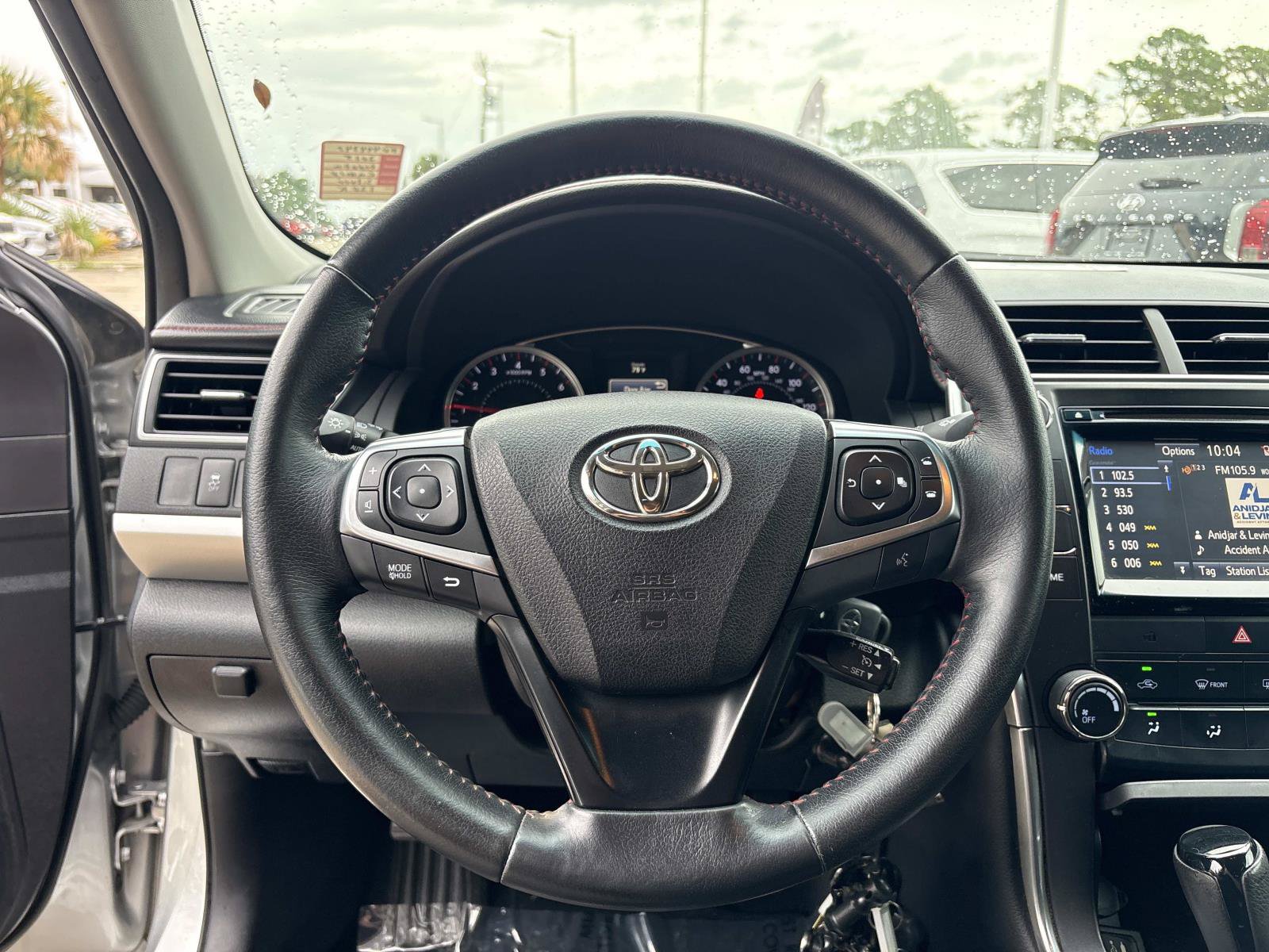 Used 2015 Toyota Camry SE w/ Moonroof Package FWD image 28