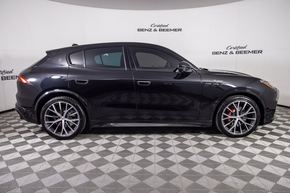 Used 2023 Maserati Grecale Trofeo AWD/4WD image 3