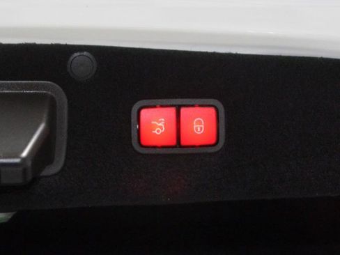 Used 2016 Mercedes-Benz S 550 Sedan image 39