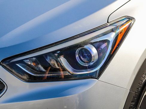 Used 2018 Hyundai Santa Fe Sport image 5