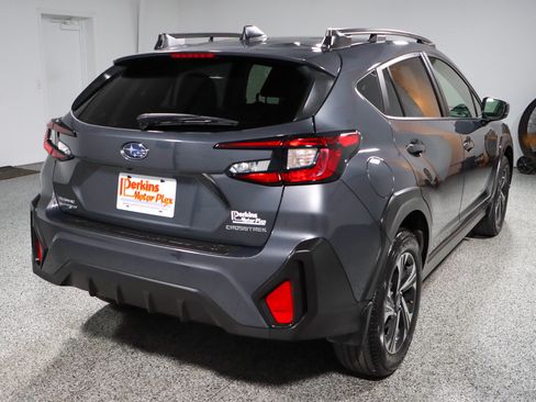 Used 2024 Subaru Crosstrek 2.0i Premium w/ Crosstrek Mirror Package AWD/4WD image 7