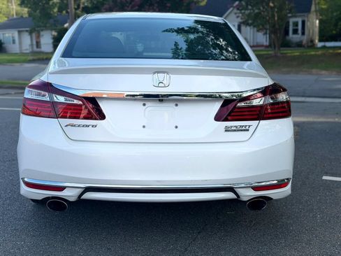 Used 2017 Honda Accord Sport Special Edition image 5