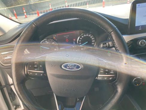 Used 2021 Ford Escape SEL image 30