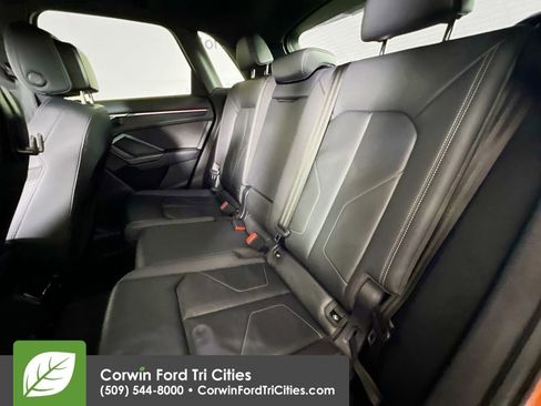 Used 2023 Audi Q3 2.0T Premium Plus w/ Premium Plus Package image 29