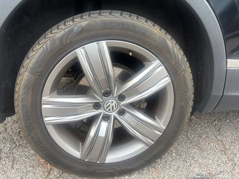 Used 2021 Volkswagen Tiguan SEL AWD/4WD image 60