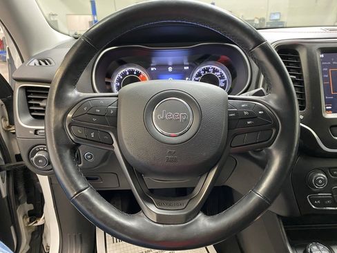 Used 2019 Jeep Cherokee Trailhawk image 24