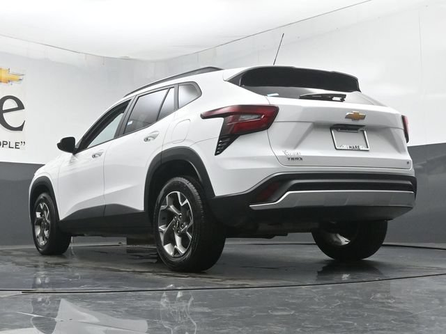 Used 2025 Chevrolet Trax LT FWD image 5