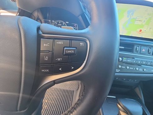 Used 2024 Lexus ES 350 w/ Premium Package FWD image 16