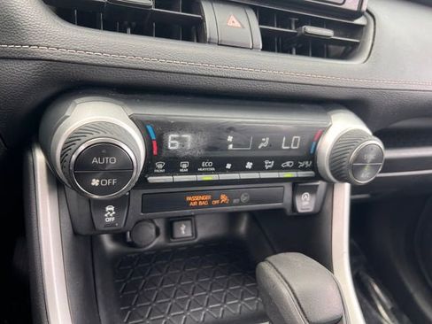 Used 2021 Toyota RAV4 XLE FWD image 24