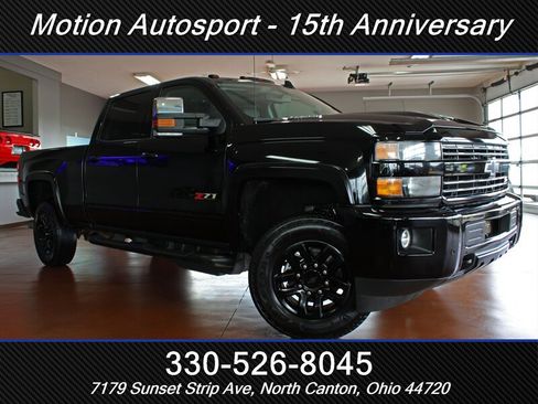 Used 2019 Chevrolet Silverado 2500 LTZ w/ Midnight Edition AWD/4WD image 2