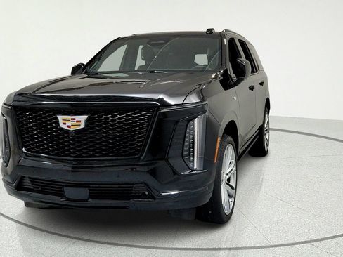 Certified 2025 Cadillac Escalade Sport Platinum w/ LPO, Floor Liner Package AWD/4WD image 8