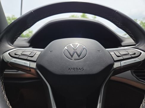 Used 2022 Volkswagen Atlas Cross Sport SE AWD/4WD image 23