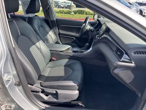 Used 2023 Toyota Camry SE FWD image 10