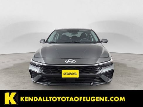 Used 2025 Hyundai Elantra SEL FWD image 8