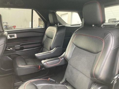 Certified 2022 Ford Explorer ST-Line w/ Class IV Trailer Tow Package image 23