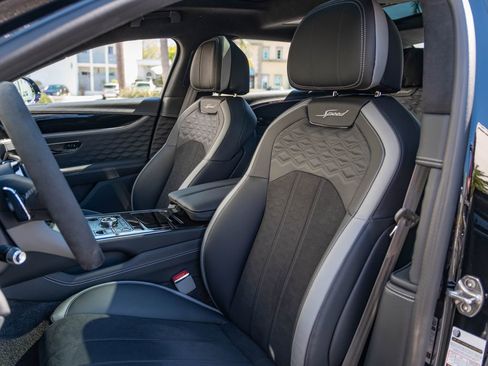 Used 2025 Bentley Flying Spur Plug-In Hybrid AWD/4WD image 25