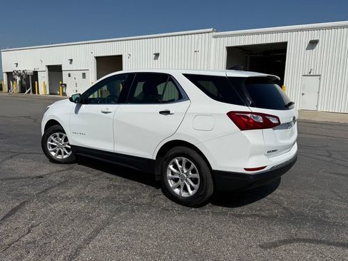 Used 2020 Chevrolet Equinox LT w/ Driver Convenience Package AWD/4WD image 3