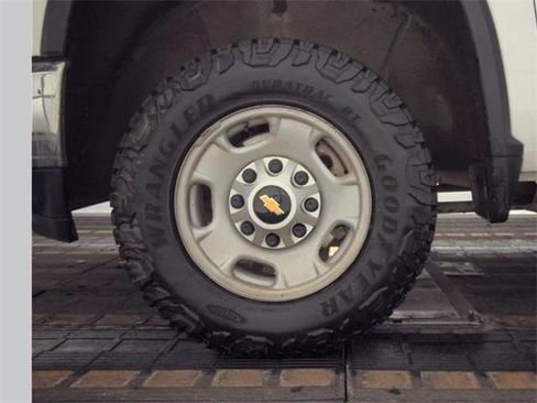 Used 2020 Chevrolet Silverado 2500 W/T w/ WT Safety Package image 5