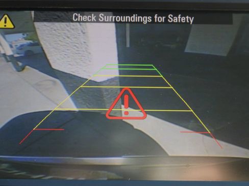 Used 2015 GMC Acadia SLE FWD image 28