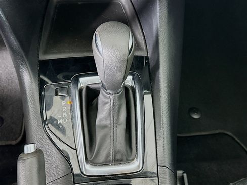 Used 2015 MAZDA MAZDA3 i Sport FWD image 22
