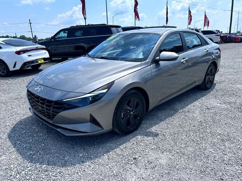 Used 2023 Hyundai Elantra SEL image 18