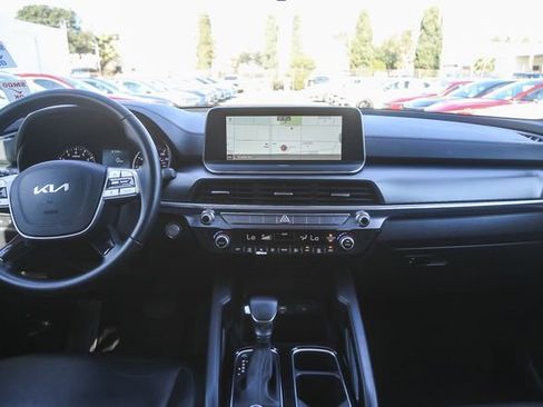 Certified 2022 Kia Telluride LX image 13