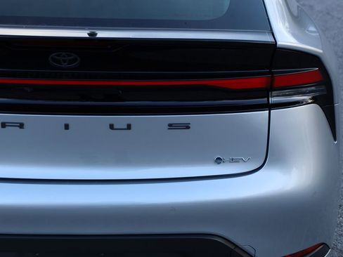 New 2026 Toyota Prius LE image 15