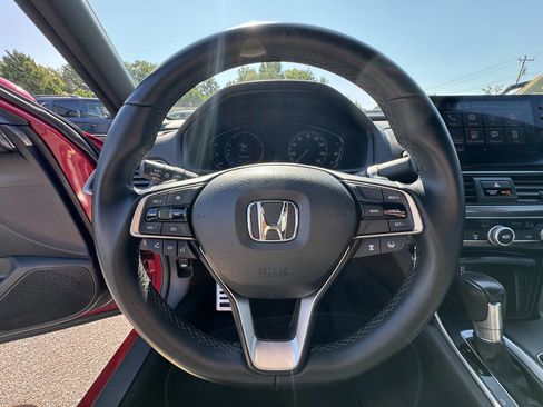 Used 2018 Honda Accord Sport image 19