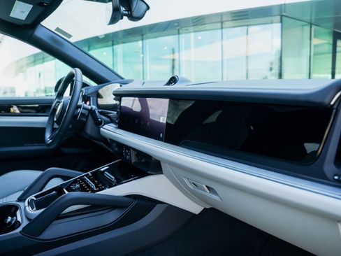 New 2026 Porsche Cayenne E-Hybrid image 32