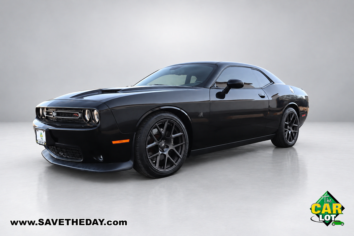 Used 2016 Dodge Challenger R/T Scat Pack w/ Leather Interior Group RWD image 4