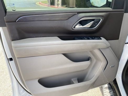 Used 2023 Chevrolet Tahoe Z71 w/ Luxury Package AWD/4WD image 21
